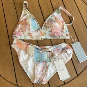 Calme Womens Hipster Bikini Swimsuit Two Piece Multicolor Swirl M NWT SET‎
